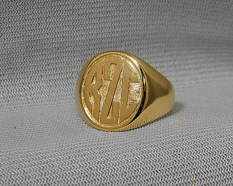 hand engraved monogram 18k gold signet ring