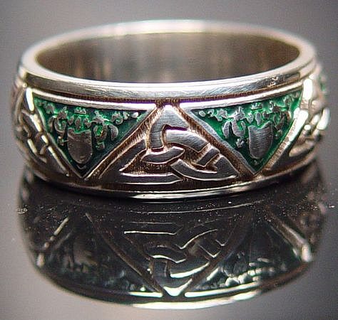 Coat of Arms and Celtic knots wedding band with green enamel