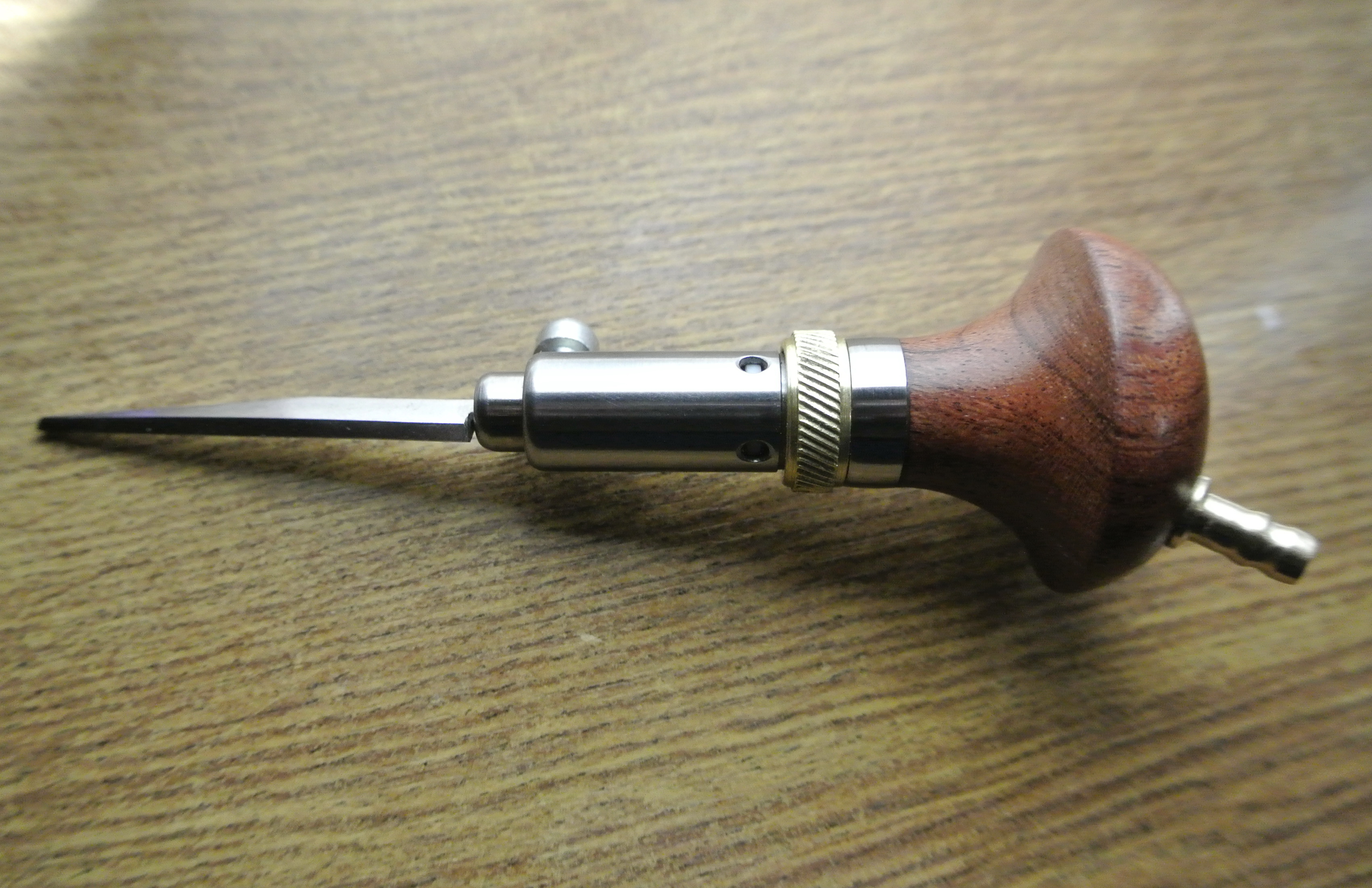 пневмоштихель на пульсирующем воздухе. пневмоштихель на постоянном воздухе или на пульсирующем. пневмо штихель для гравировки. пневмоштихель из стали. пневмоштихель своими руками.