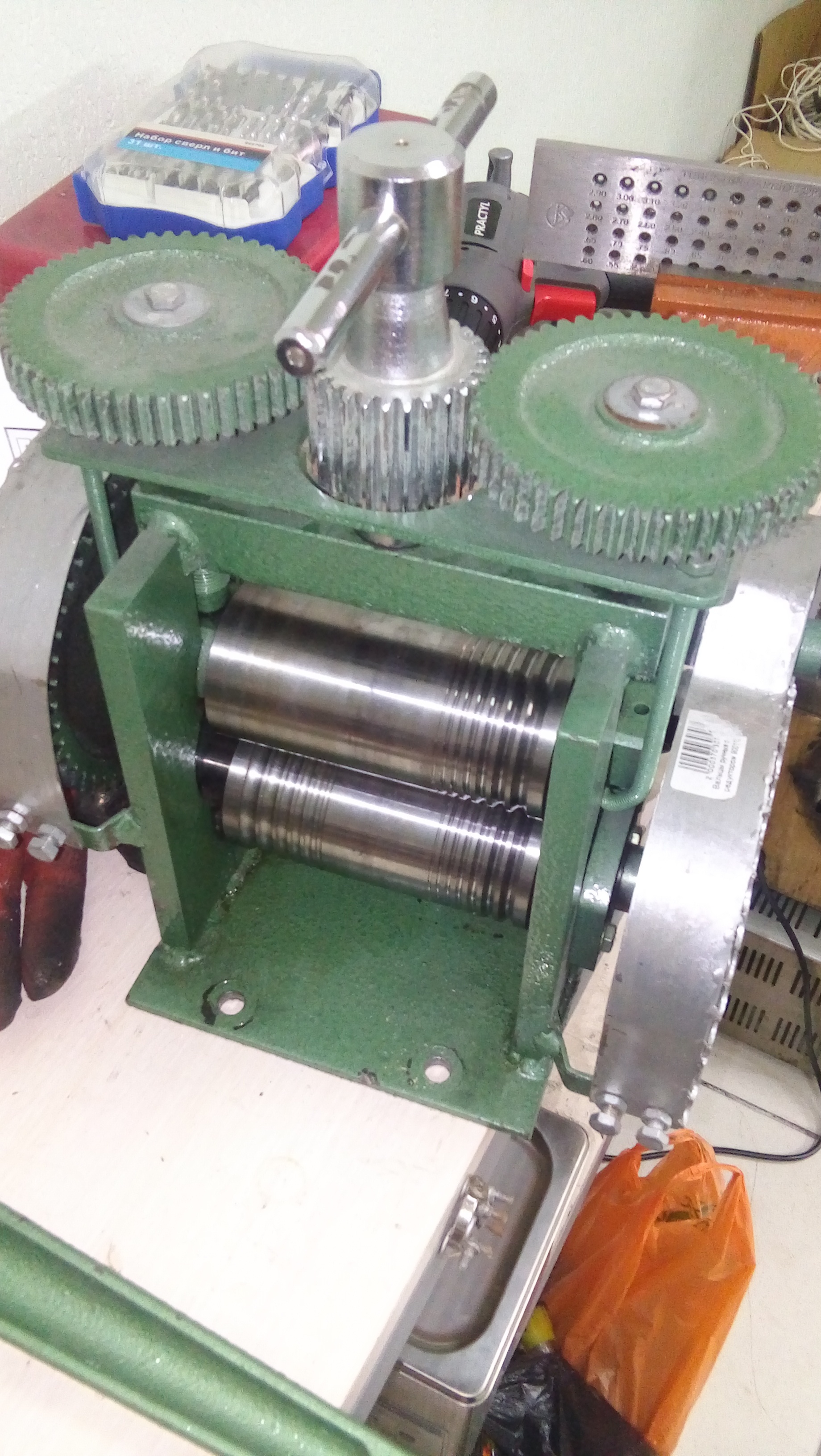 Вальцы для прикатки линолеума своими руками