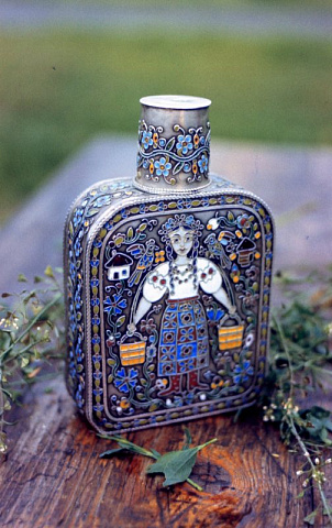 Фляга. Серебро, эмль по скани. Украинские народные мотивы.