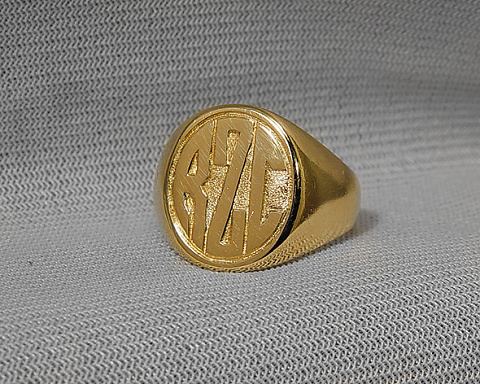hand engraved monogram 18k gold signet ring