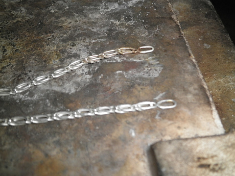 Припаиваем петельки для обточки)