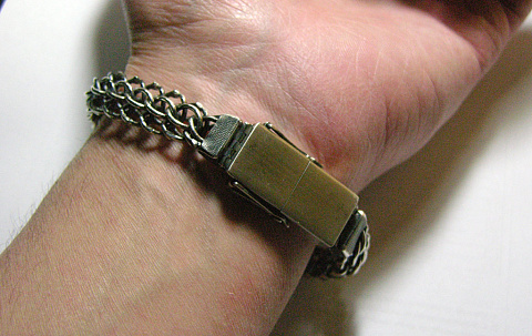 Браслет с флэшой
