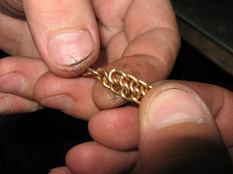 ежели третье звено  зашло нормально, значит регулировка закончена и мы изгибаем до конца первый ряд.