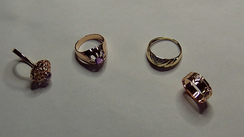Золотые кольца с камнями_00.07.jpg