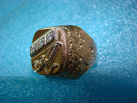 Печатка с вензелем