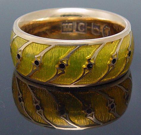 18K yellow gold wedding band with yellow enamel
