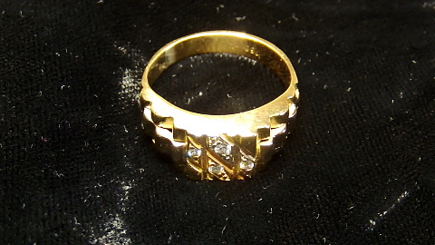 Мужской перстень (AU750) - накладки из белого,бриллианты.jpg