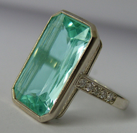 КЗИ - метод Вернейля -корунд зелёный изумрудный.