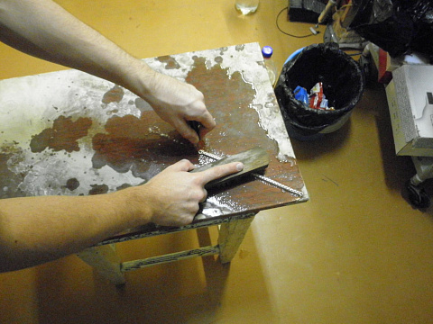 Латуневой щеткой чистим внутренности цепочки ДО полировки на войлоке.(лучше галтовка, но не у  всех есть деньги на нее)