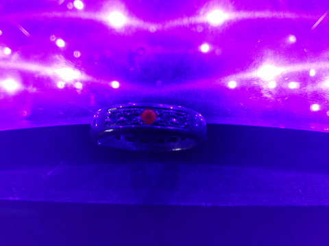 Синтетический рубин.Verneuil.jpg