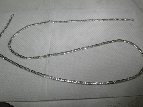 Получаем вот такую цепочку. Теперь нужно срезать по 1 крайнему звену с петельками и припаять концевики, сделать замок и вуаля. Готово.Это вы уже сами:))